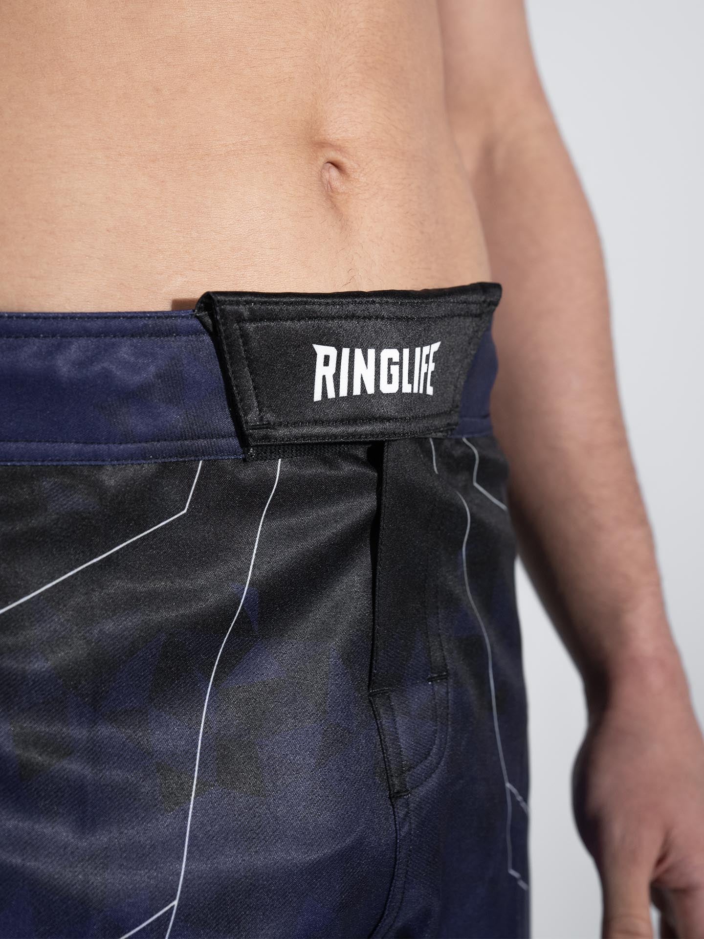 RINGLIFE MMA Shorts - Transition schwarz-lila
