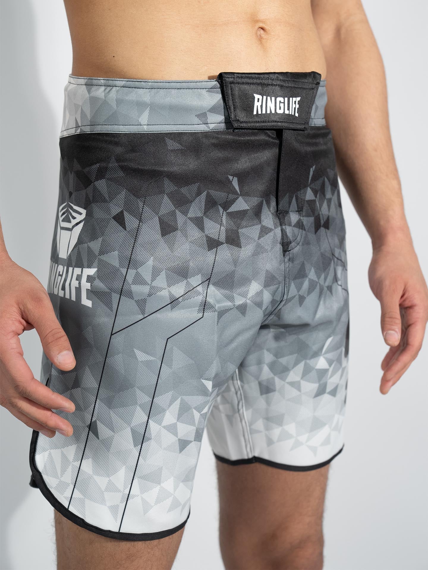 RINGLIFE MMA Shorts - Transition schwarz-weiss