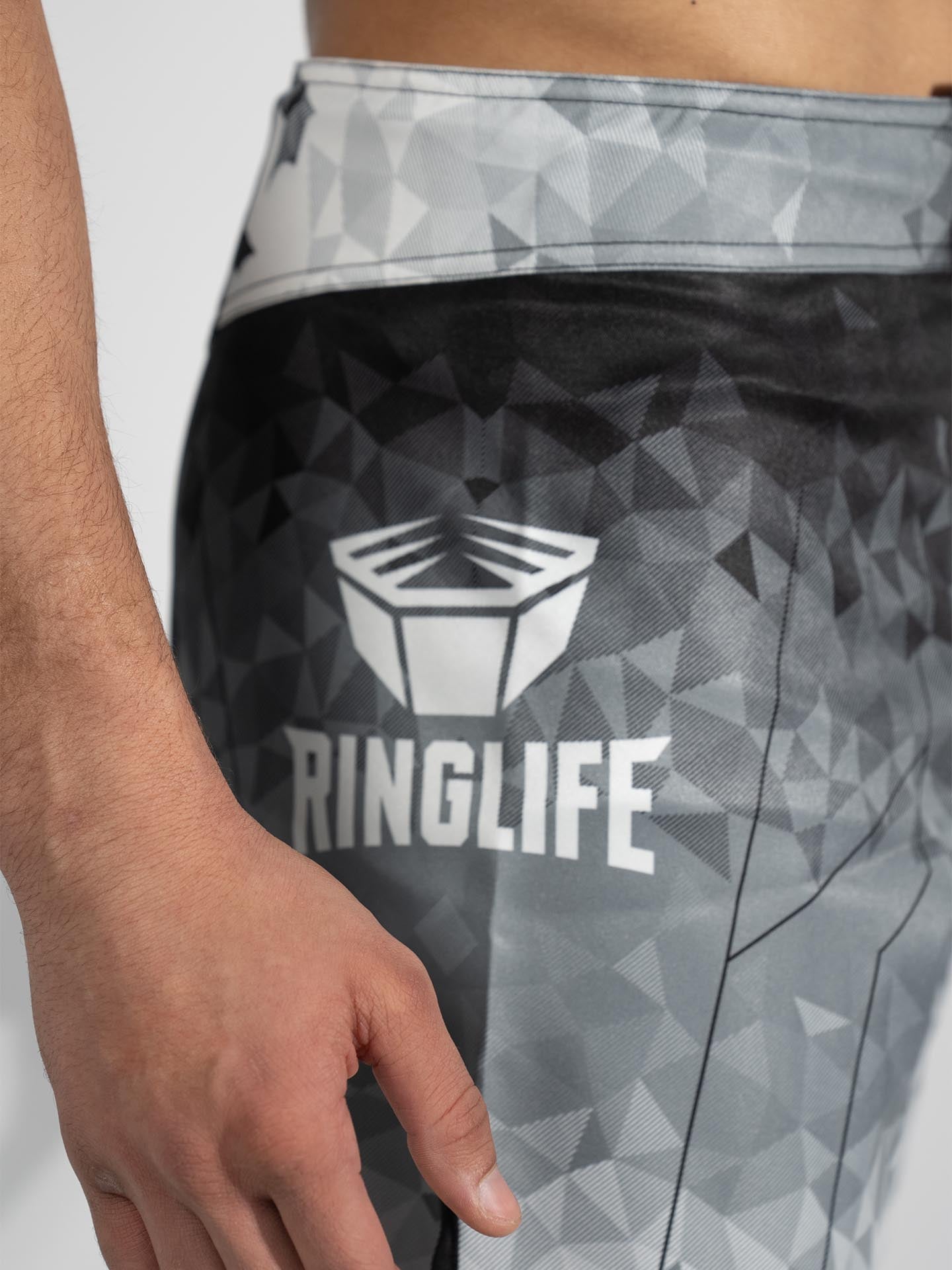 RINGLIFE MMA Shorts - Transition schwarz-weiss