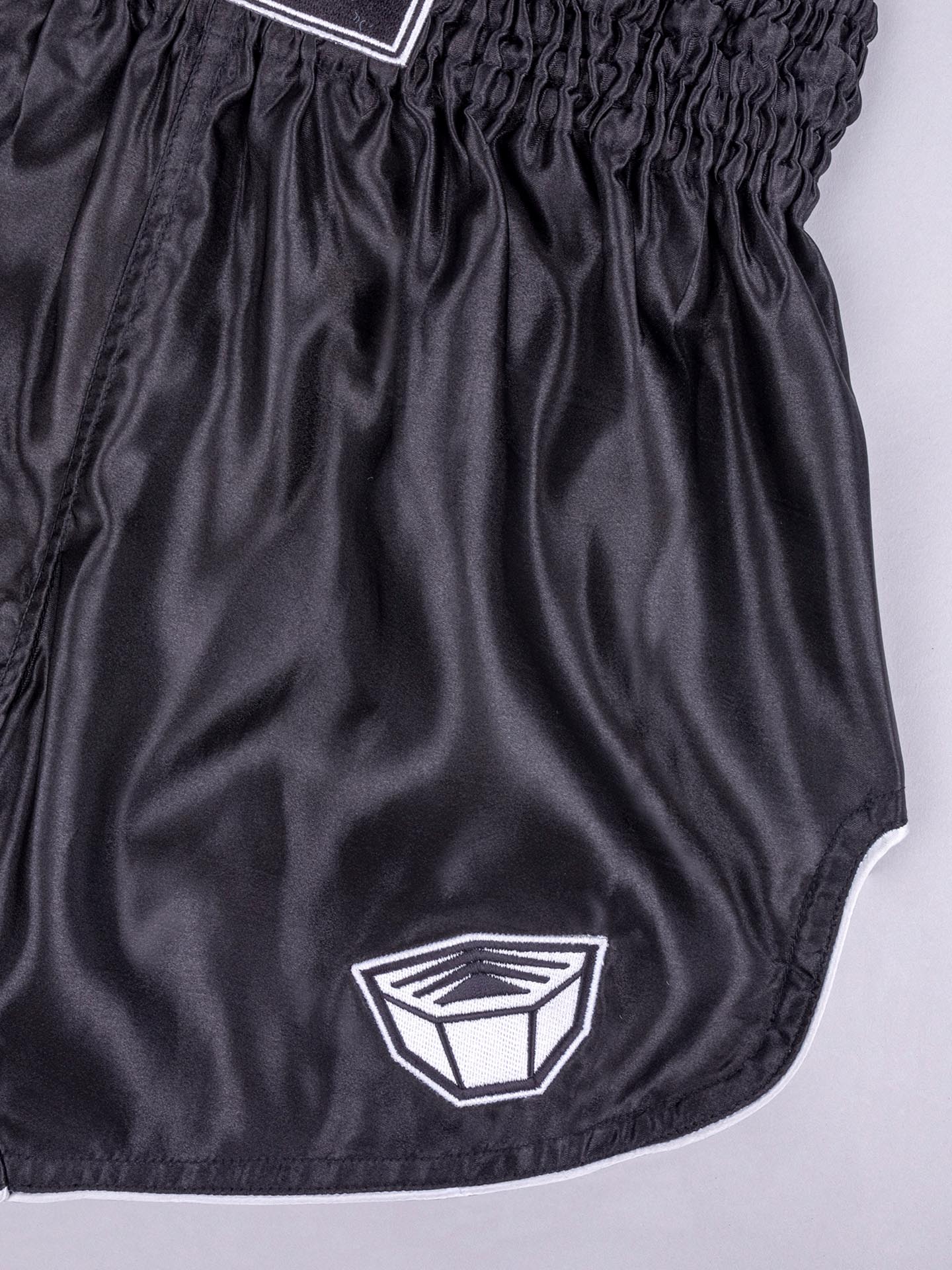 RINGLIFE Muay Thai Shorts, Core, schwarz