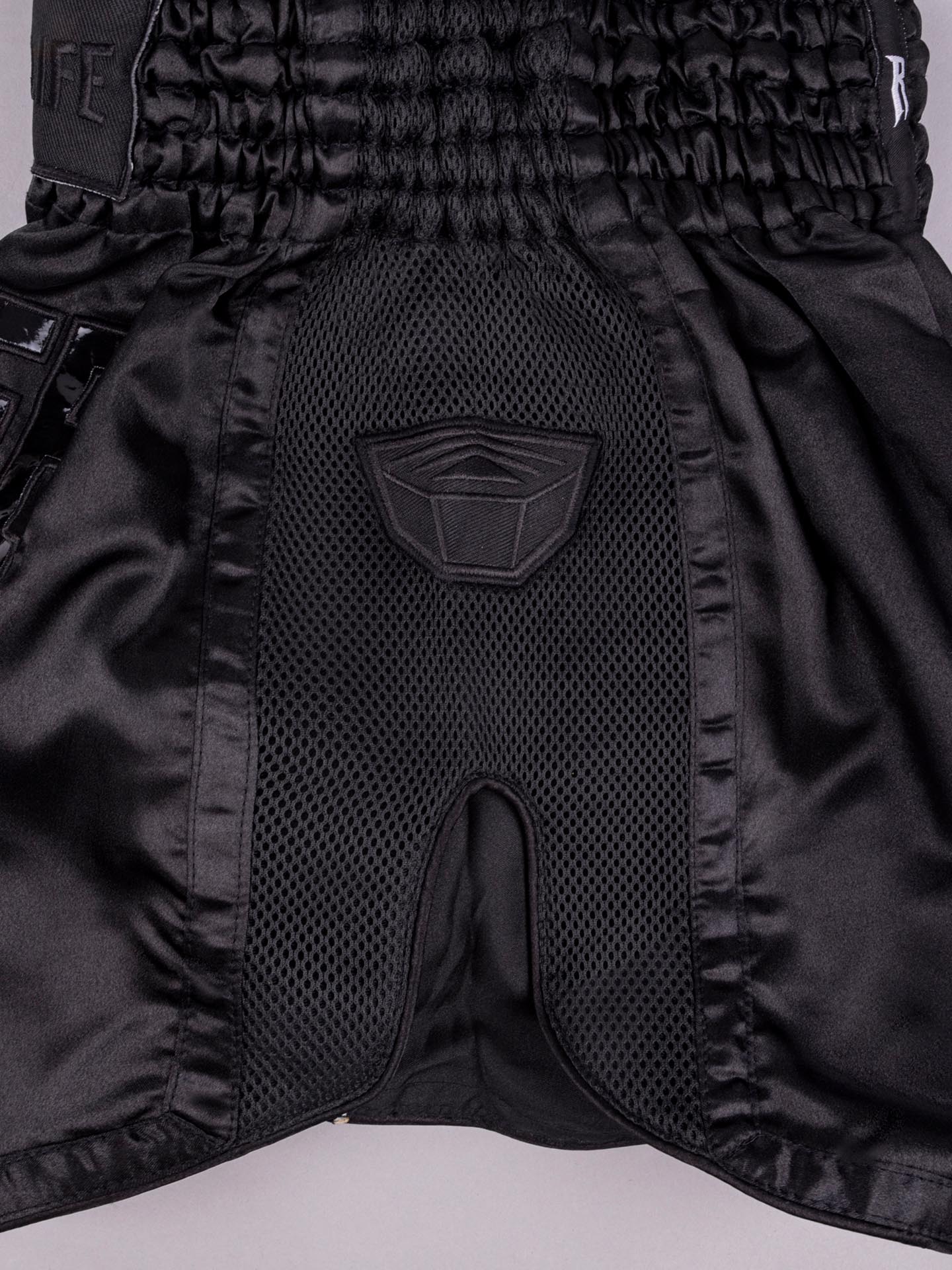 RINGLIFE Muay Thai Shorts, Pulse, schwarz-schwarz