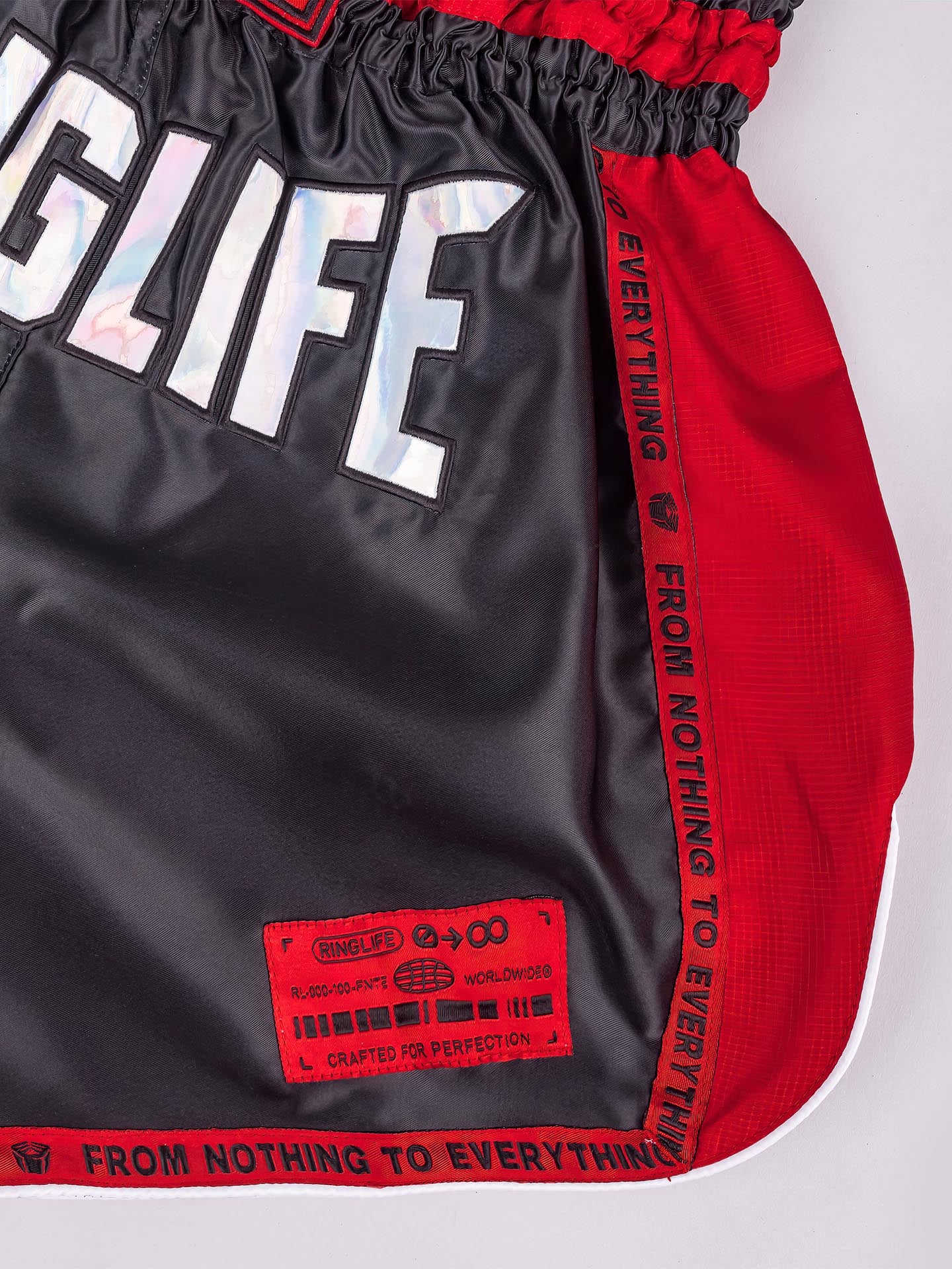 RINGLIFE Muay Thai Shorts, Vanguard, schwarz-rot