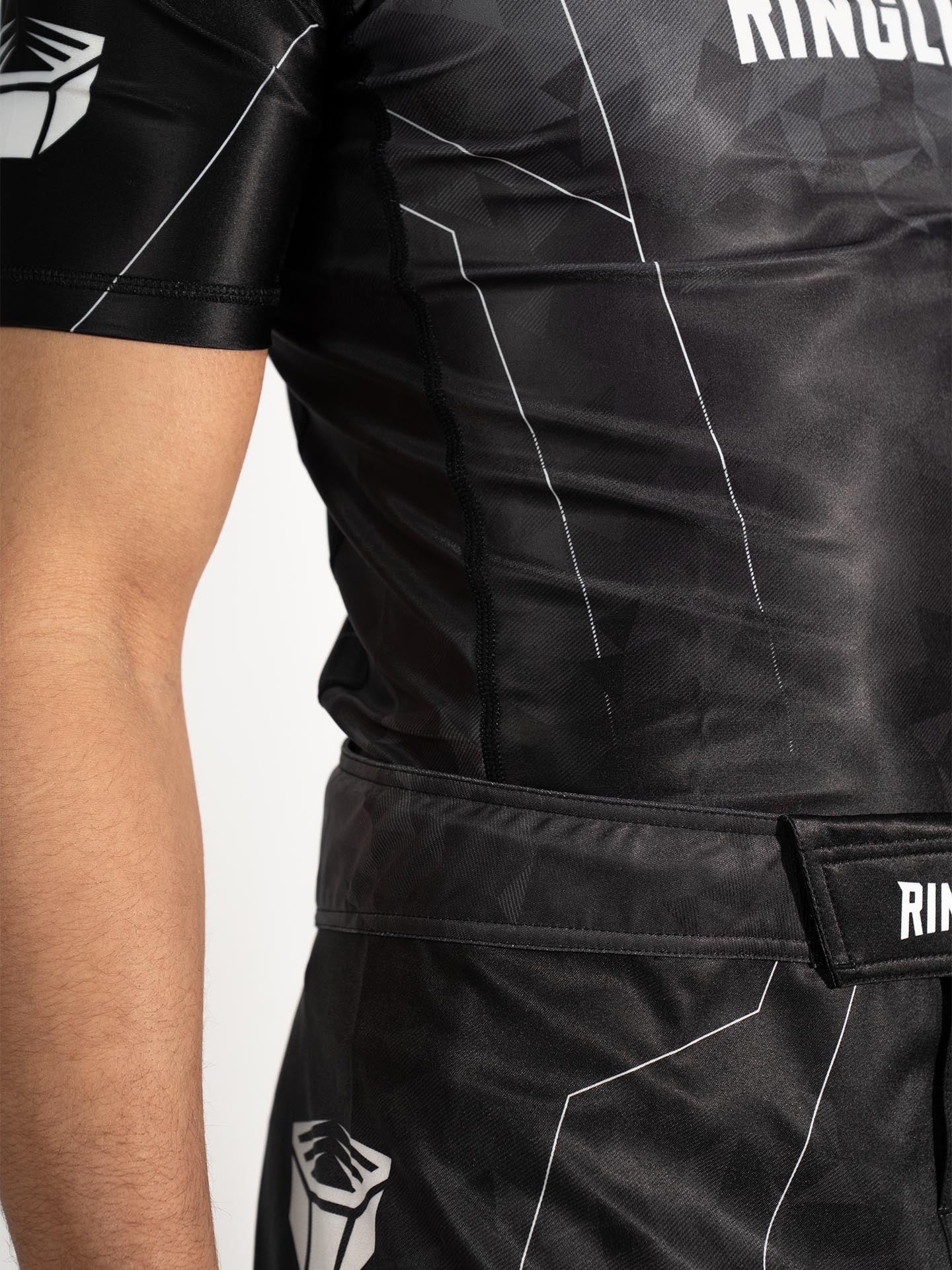 RINGLIFE Rashguard S/S - Transition schwarz-grau