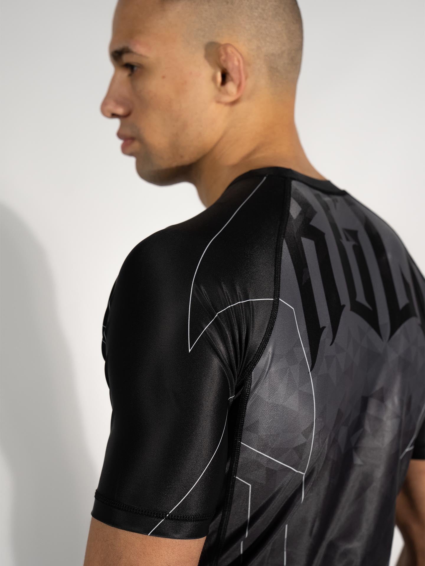 RINGLIFE Rashguard S/S - Transition schwarz-grau