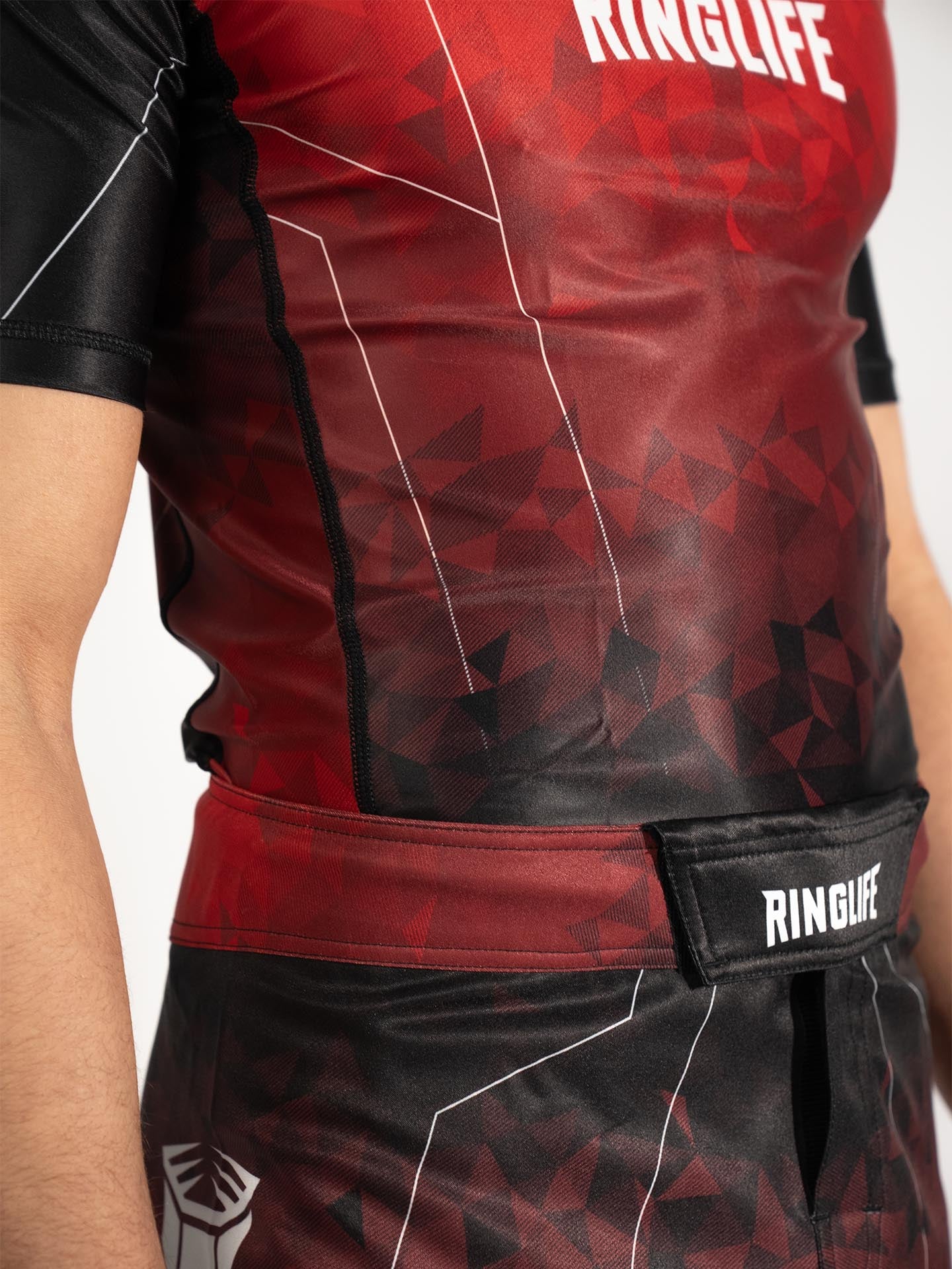 RINGLIFE Rashguard S/S - Transition schwarz-rot